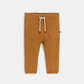 بنطلون محبوك بالدرز، ناعم باللون البني للأولاد الصغار